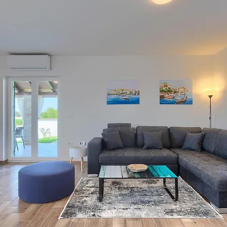 Holiday home Victoria Brtonigla