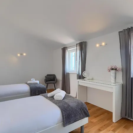 Victoria Brtonigla Holiday home *
